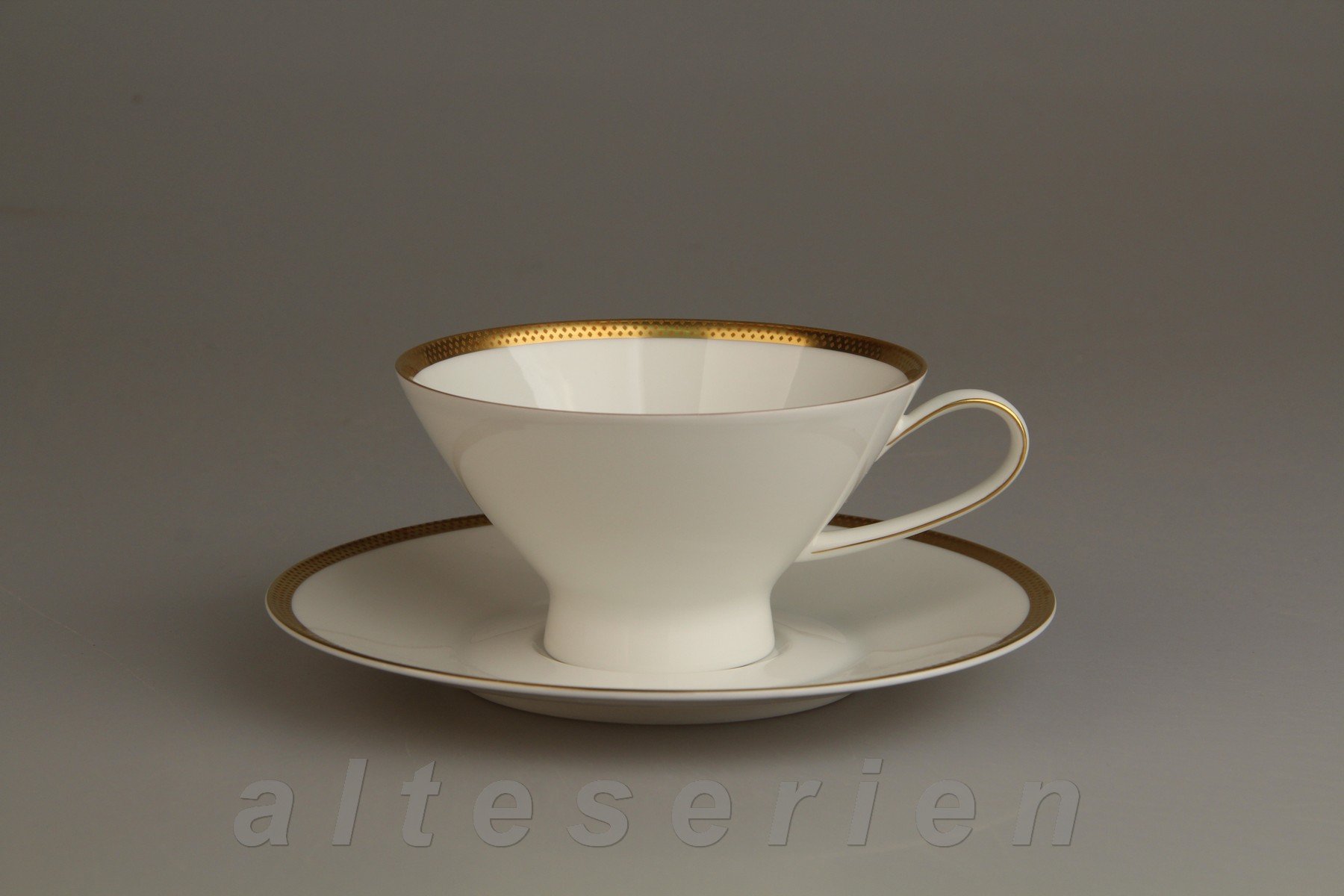 Teetasse mit Untere