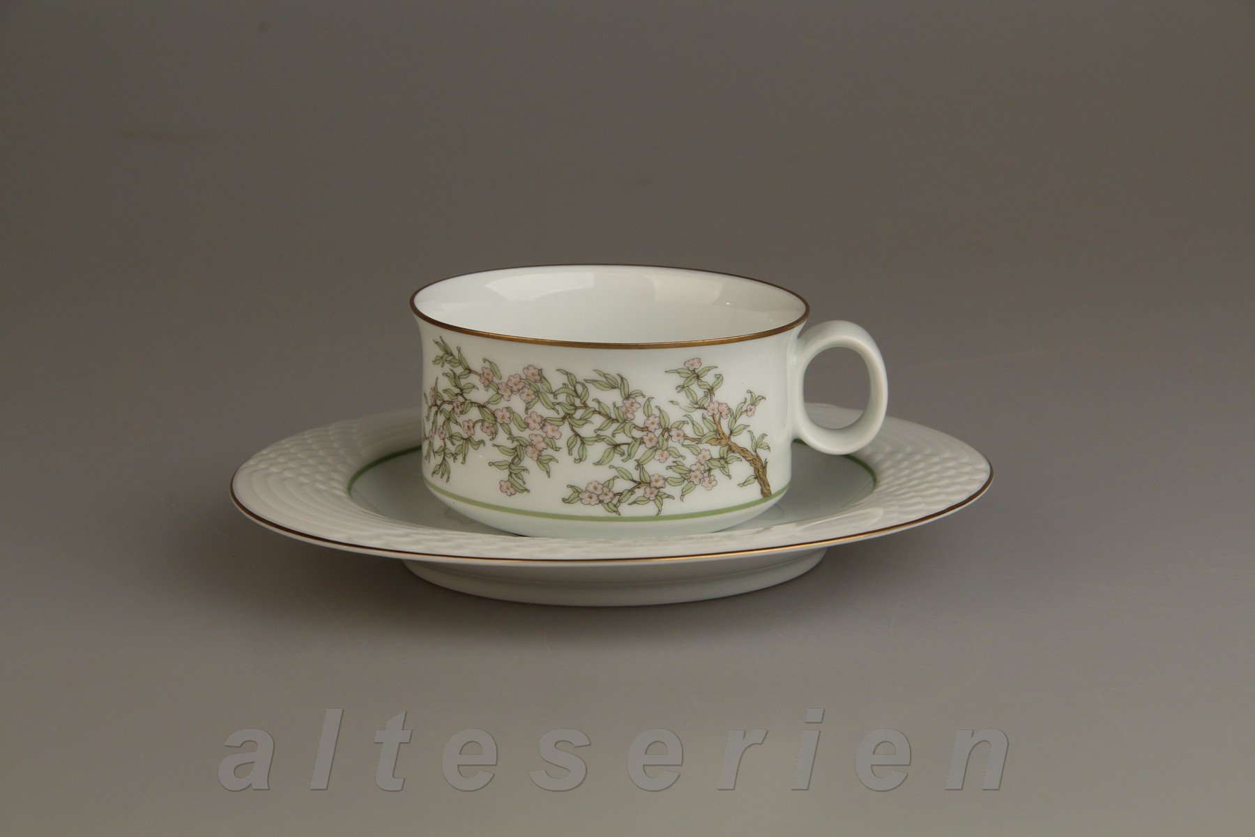 Teetasse mit Untere