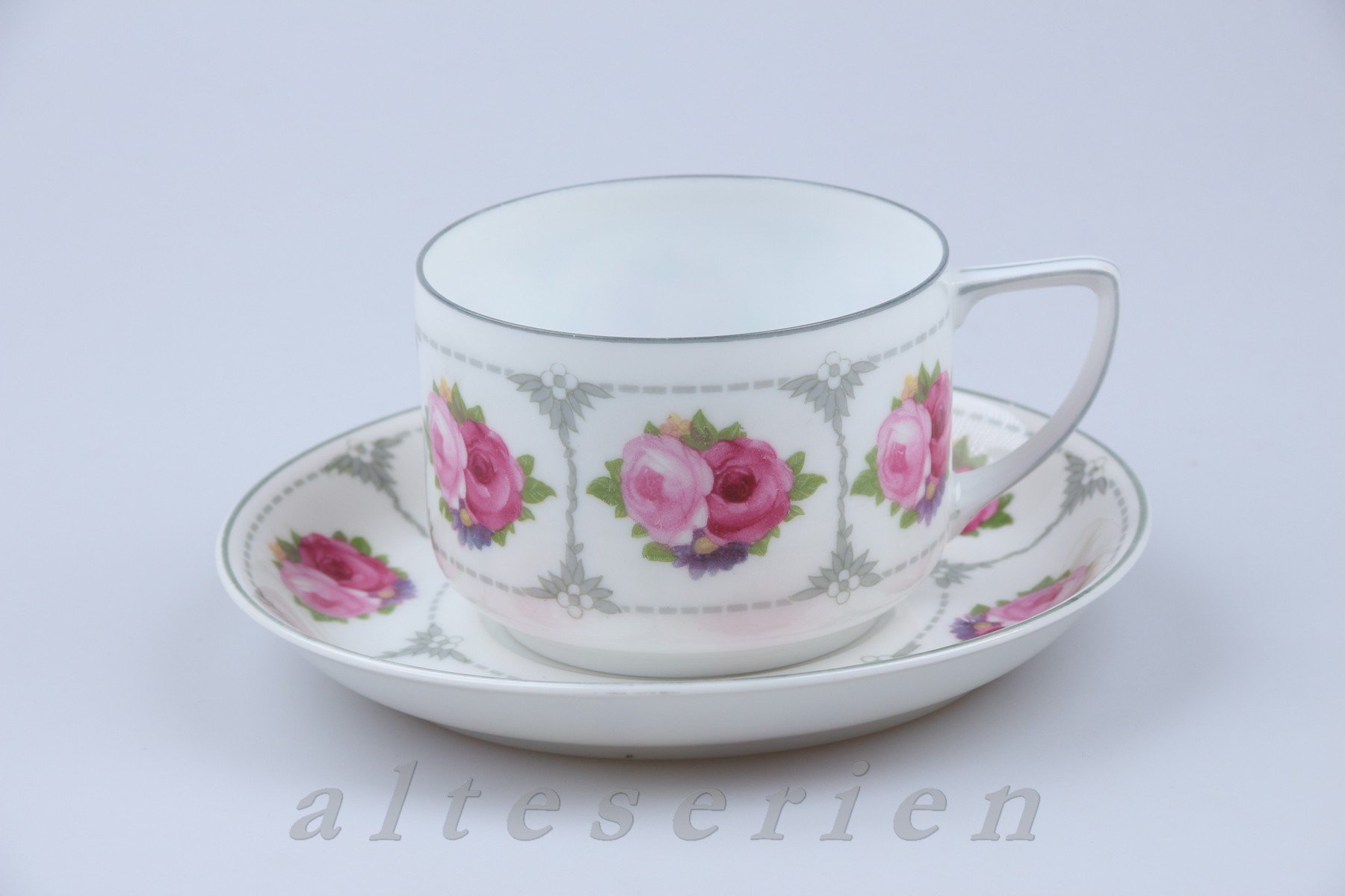 Teetasse mit Untere