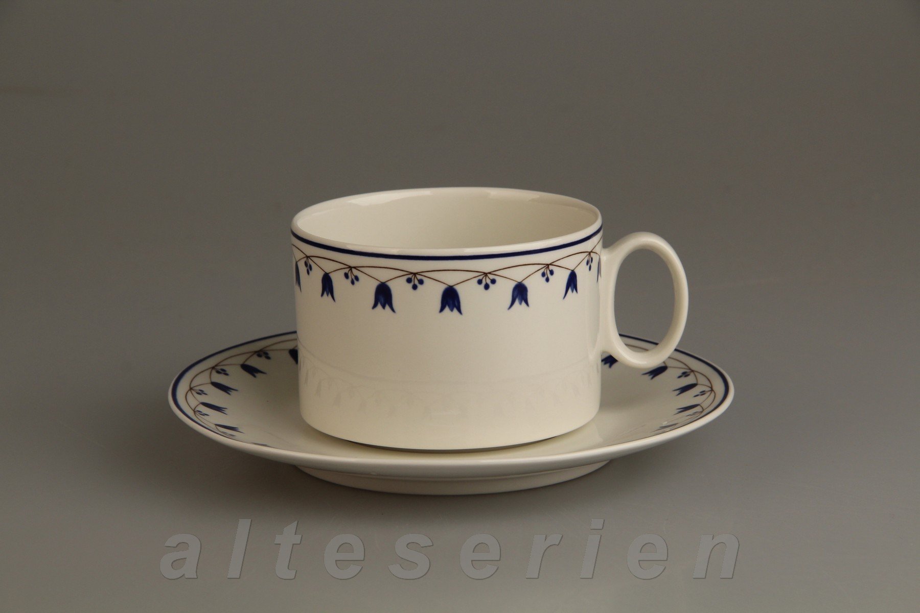 Teetasse mit Untere