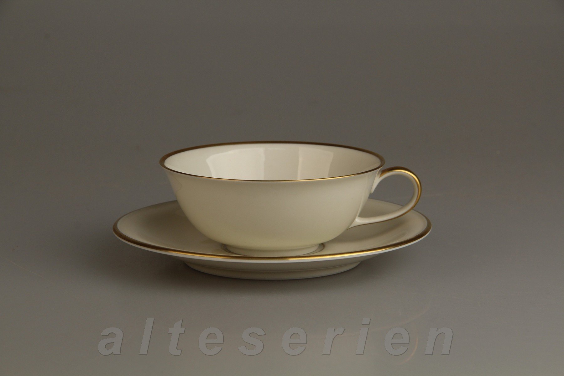 Teetasse mit Untere