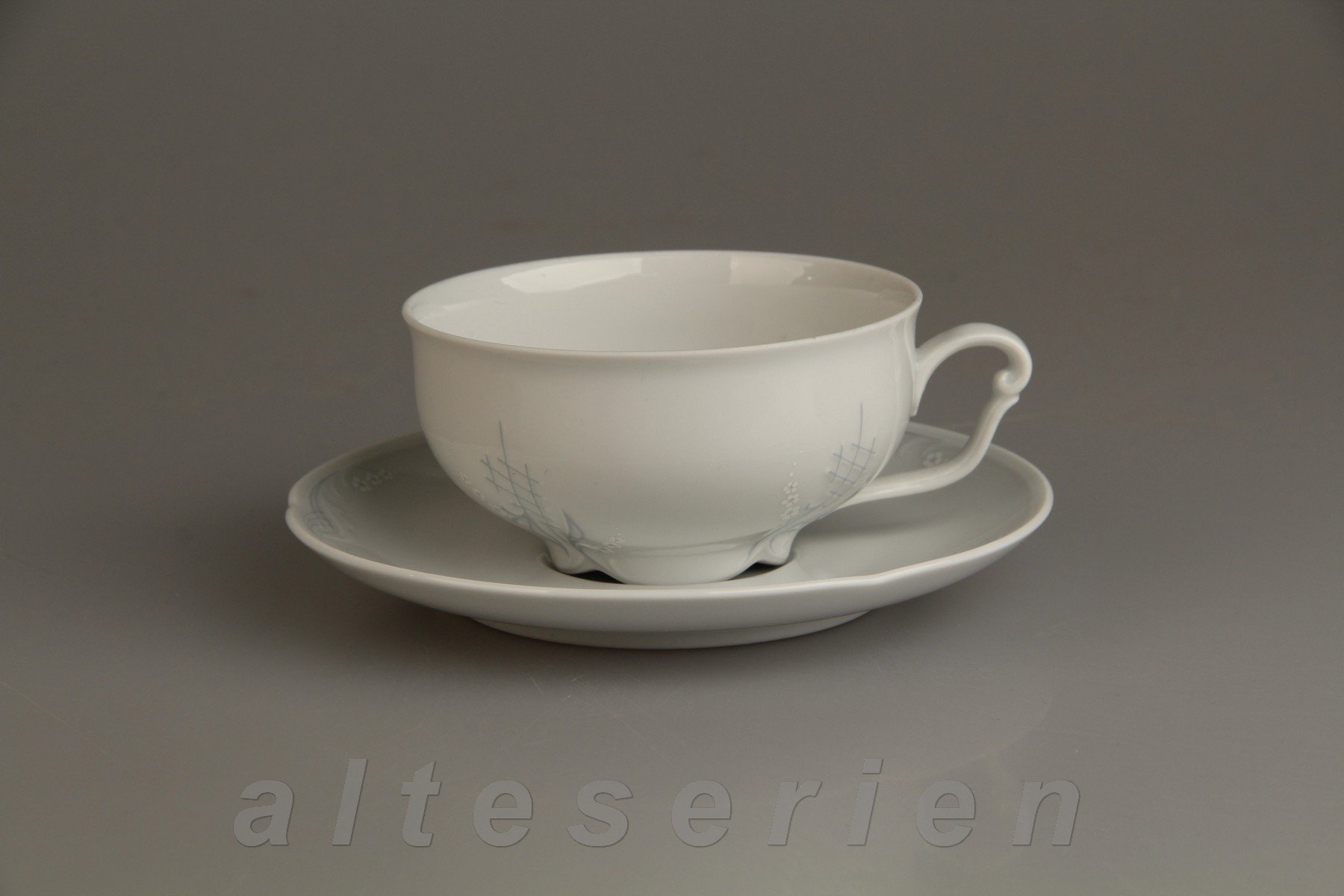 Teetasse mit Untere