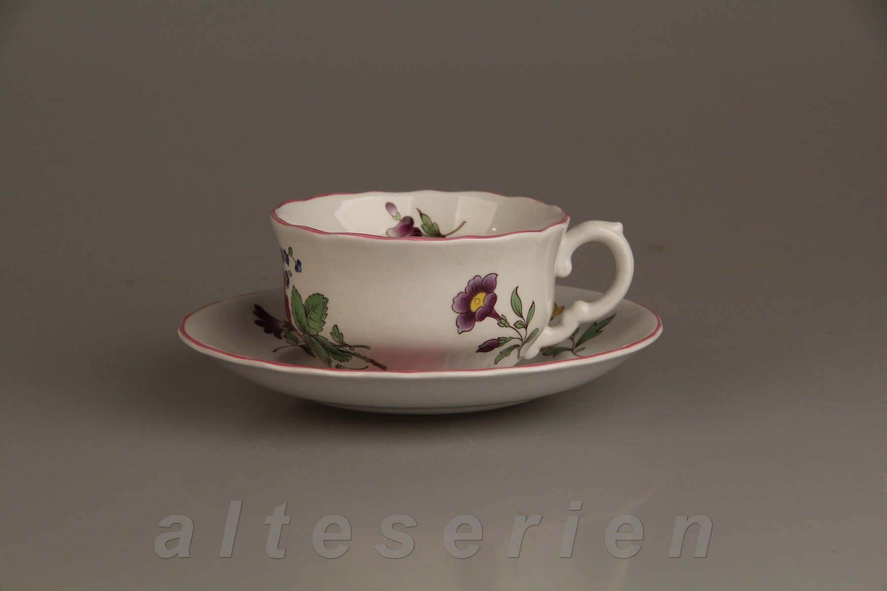 Teetasse mit Untere