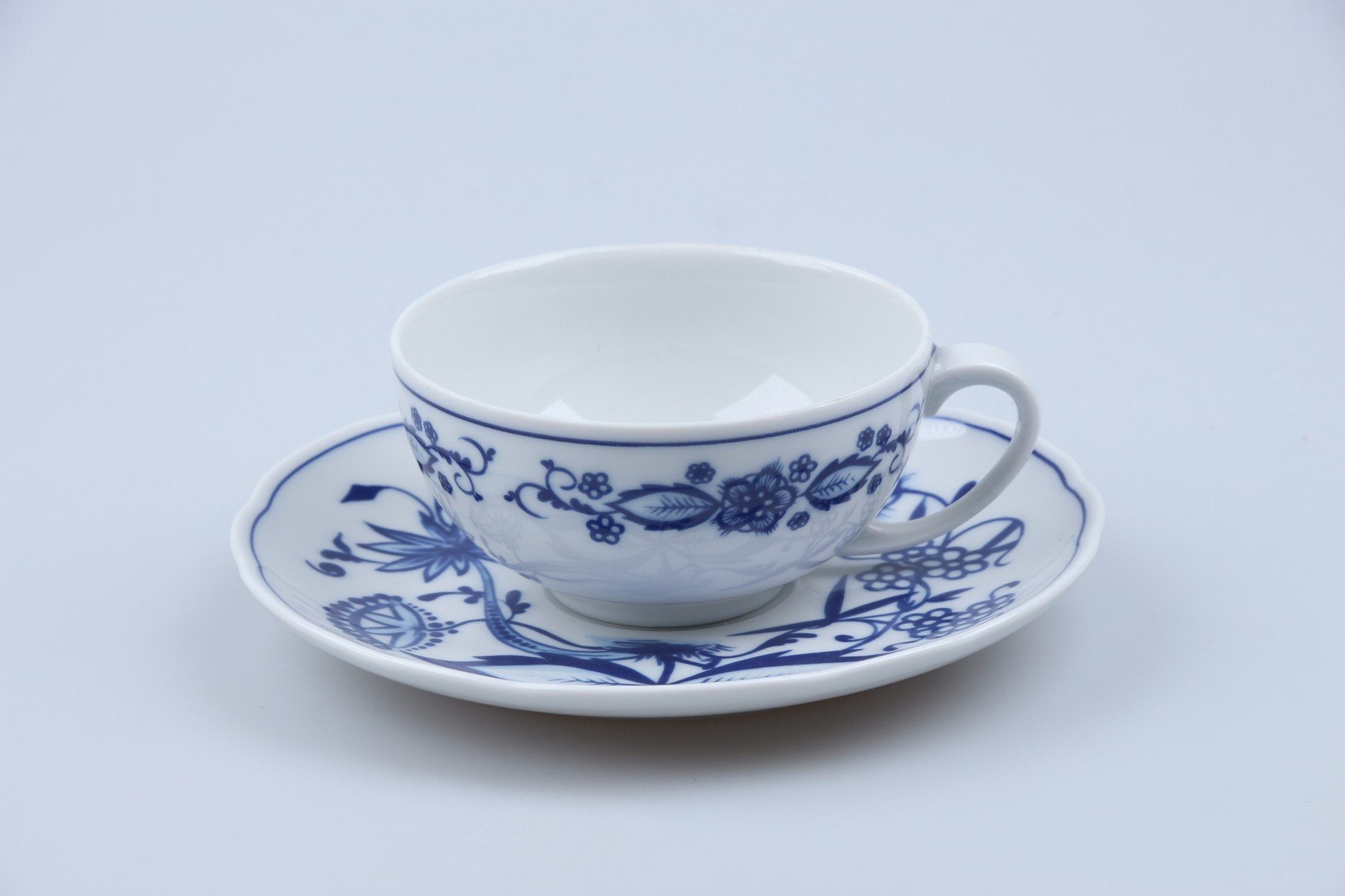 Teetasse mit Untere klein