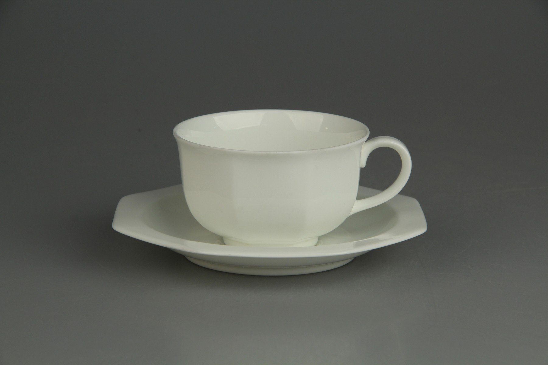 Teetasse mit Untere