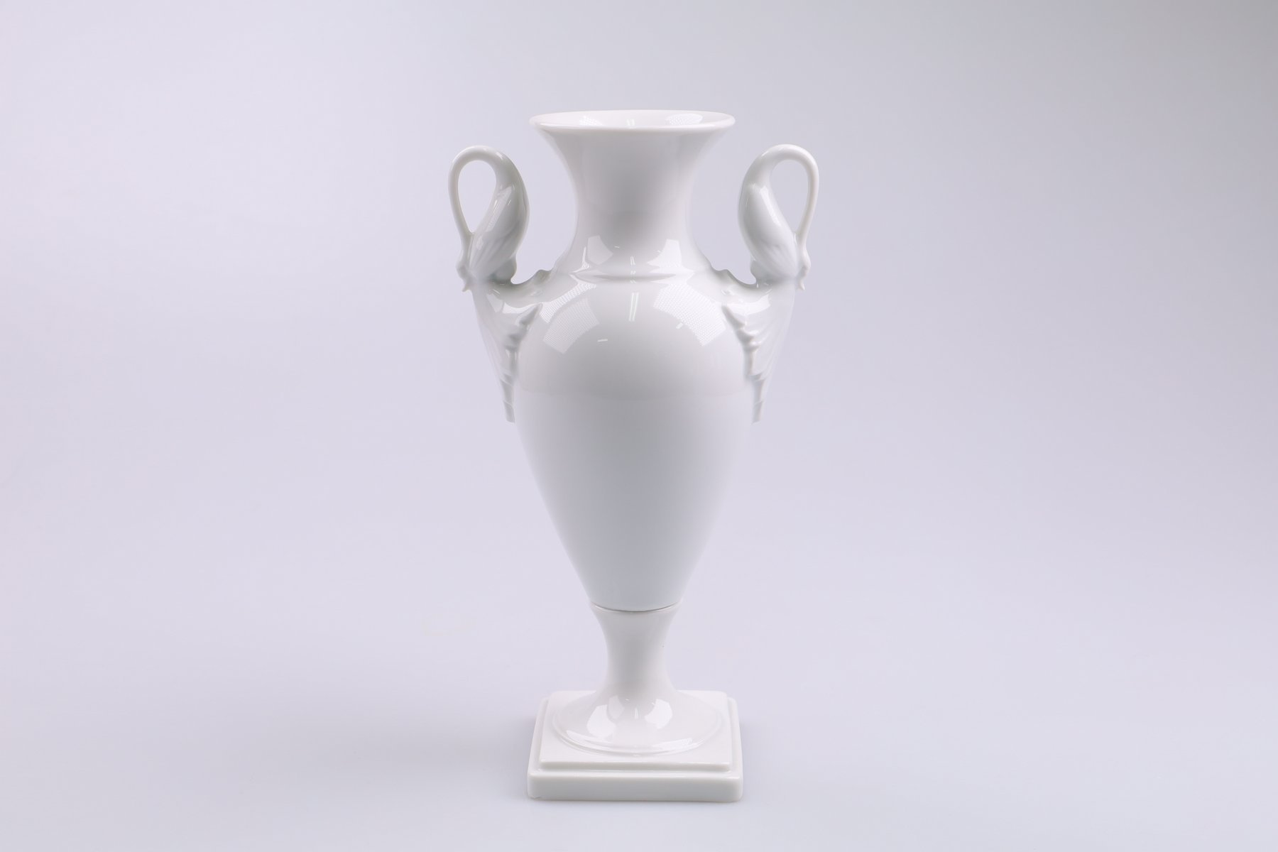 Vase Amphore Schwanenhalshenkel weiß