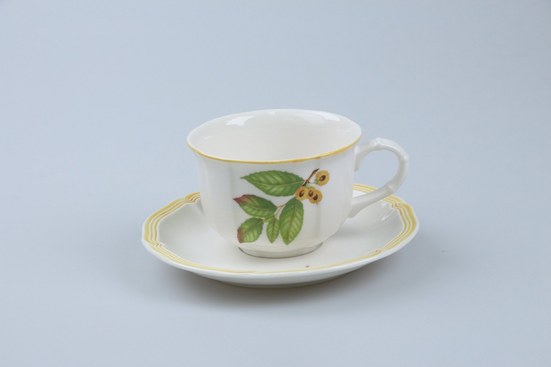 Teetasse mit Untere