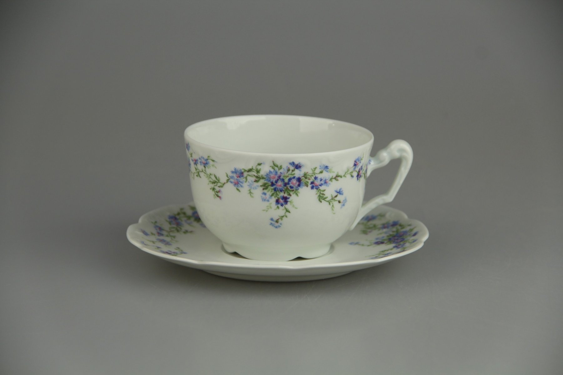 Teetasse mit Untere