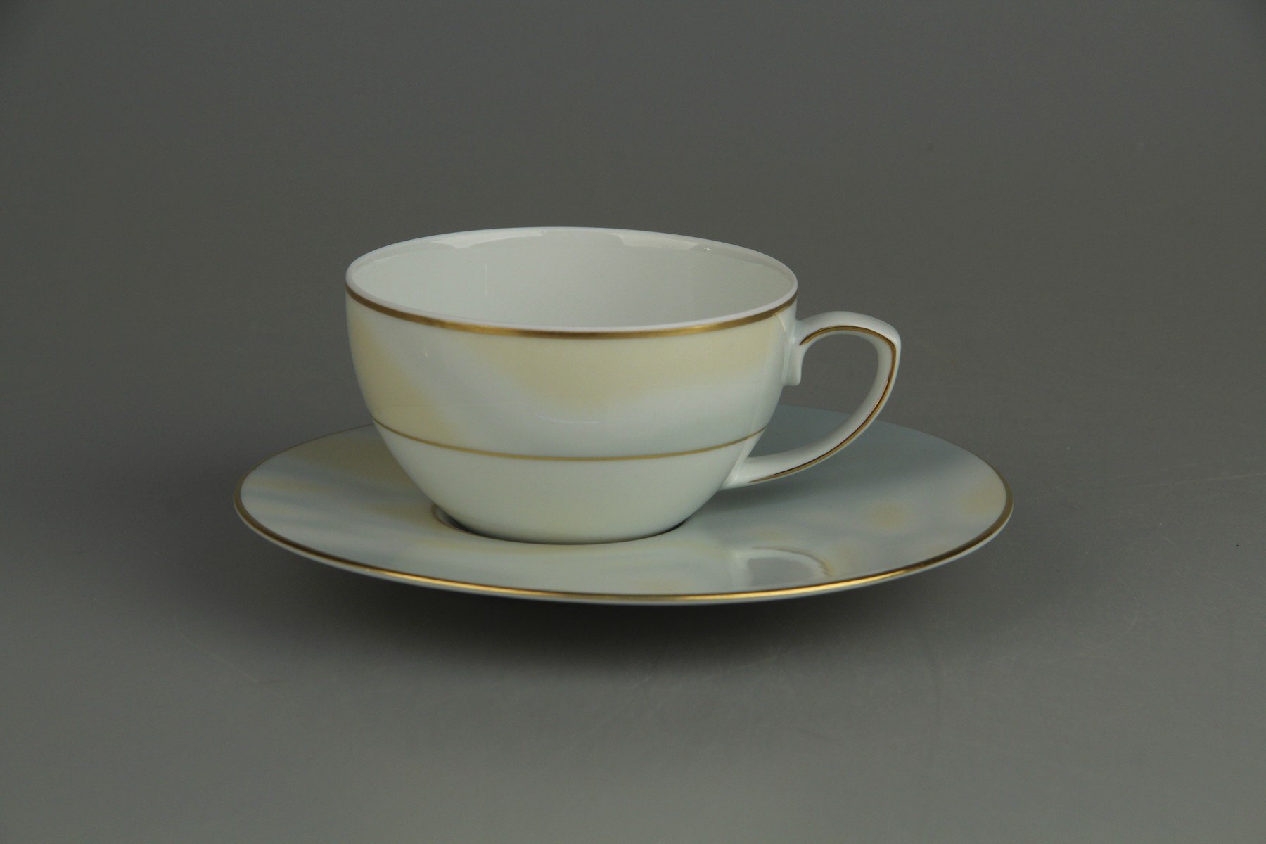 Teetasse mit Untere