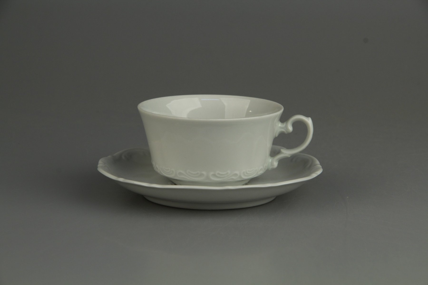 Teetasse mit Untere